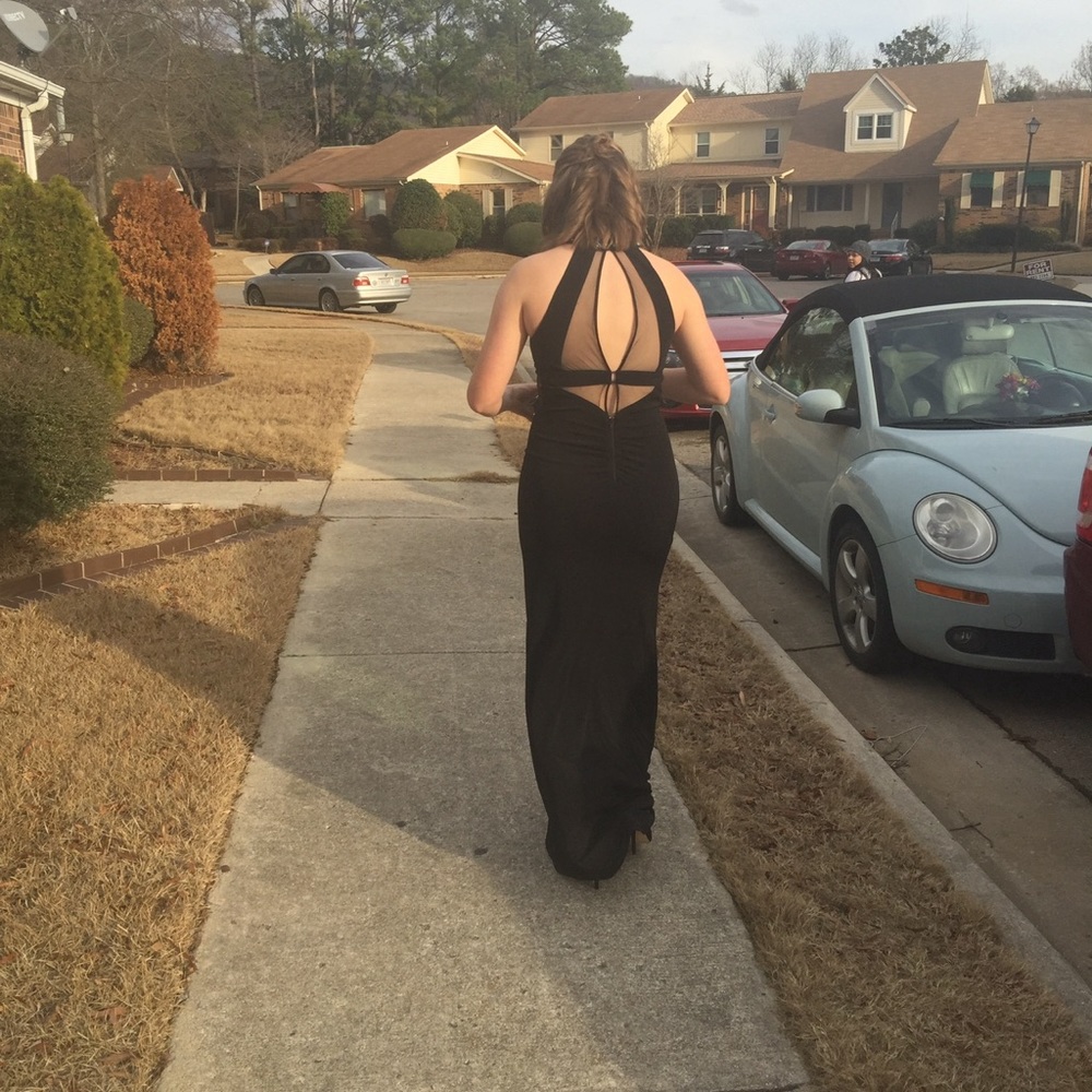 * GORGEOUS  FORMAL DRESS   SIZE: 7 - Picture 6 of 7